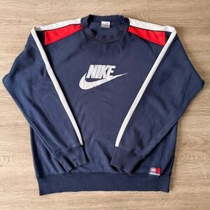 Vintage Nike Men's Navy and Red Crewneck Sweater